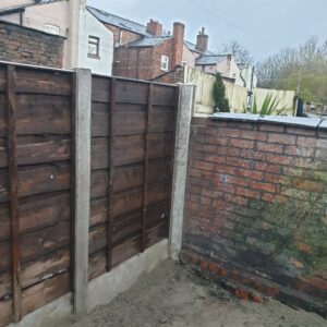 Heavy Duty waney lap fencing